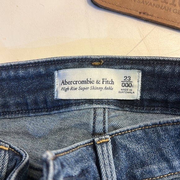 Abercrombie & Fitch High Rise Super Skinny Ankle Jean | size 23/000 - Picture 4 of 7